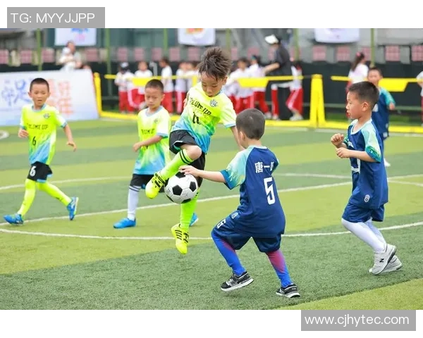 中园足球明星风采展示与成就回顾全景解析